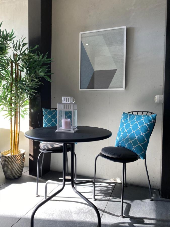 Midnight Luxe 1Br 1Bath Apartment 104 In The Heart Of Braddon Pool Sauna Secure Parking Wine Wifi Camberra Exterior foto