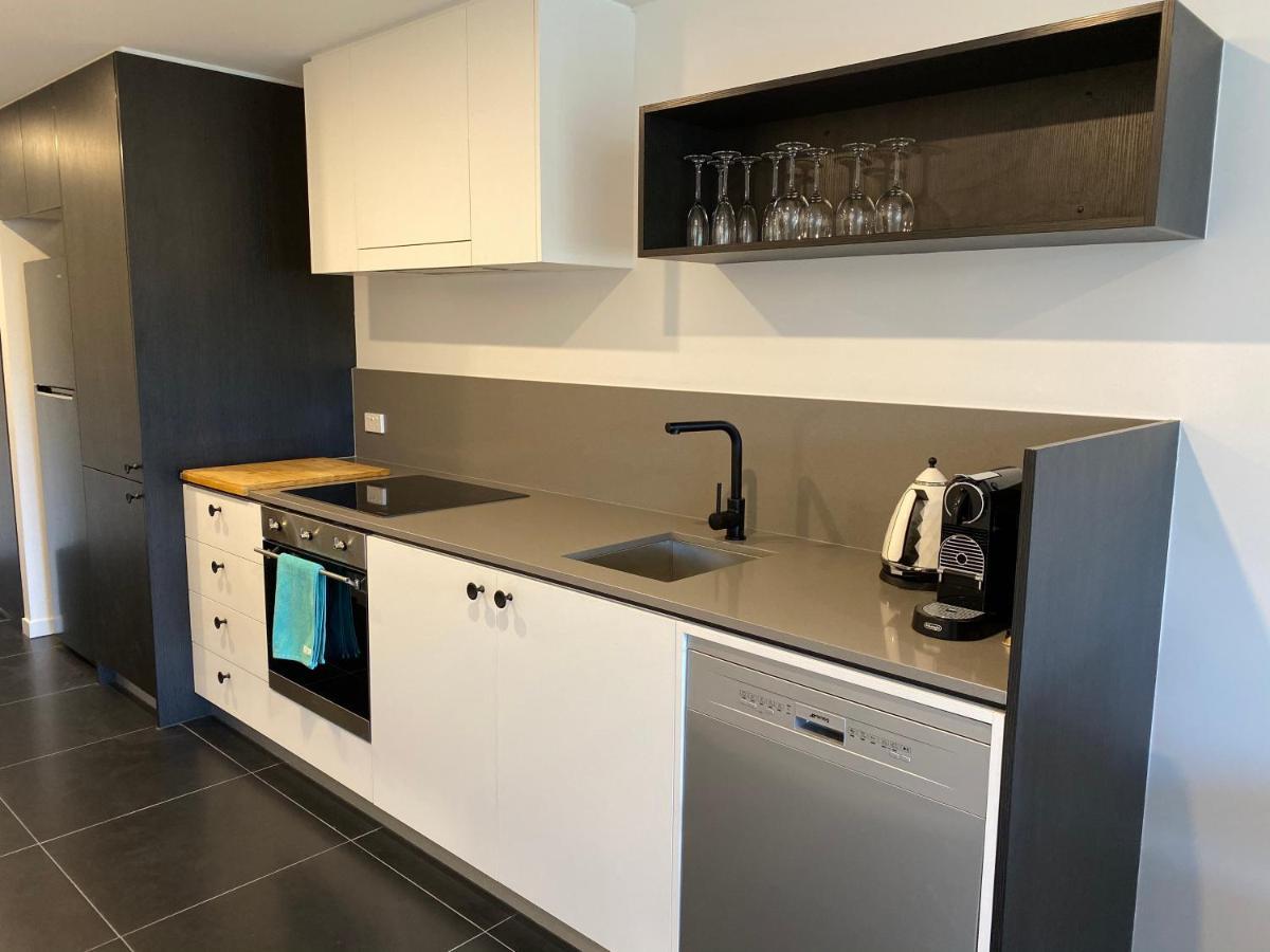 Midnight Luxe 1Br 1Bath Apartment 104 In The Heart Of Braddon Pool Sauna Secure Parking Wine Wifi Camberra Exterior foto