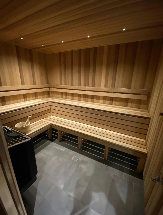 Midnight Luxe 1Br 1Bath Apartment 104 In The Heart Of Braddon Pool Sauna Secure Parking Wine Wifi Camberra Exterior foto