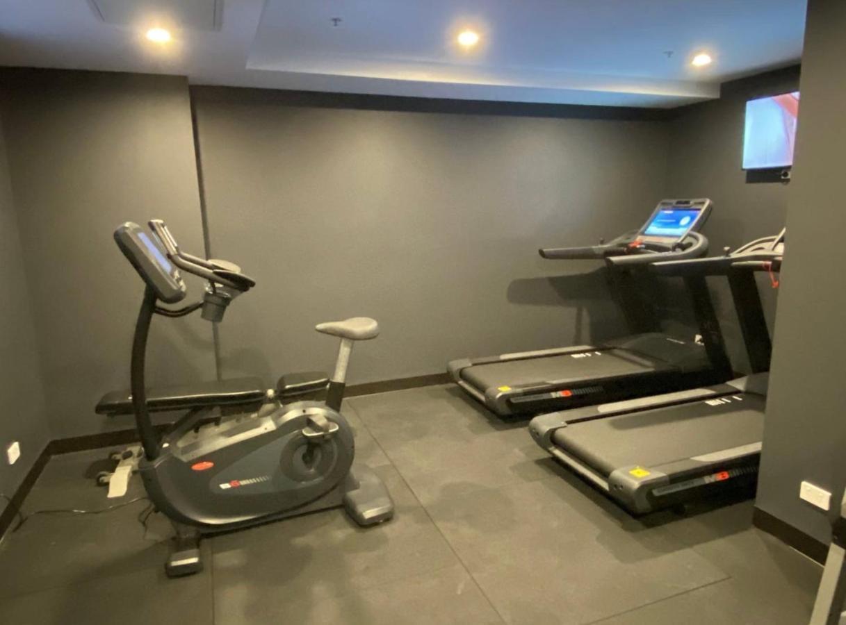 Midnight Luxe 1Br 1Bath Apartment 104 In The Heart Of Braddon Pool Sauna Secure Parking Wine Wifi Camberra Exterior foto