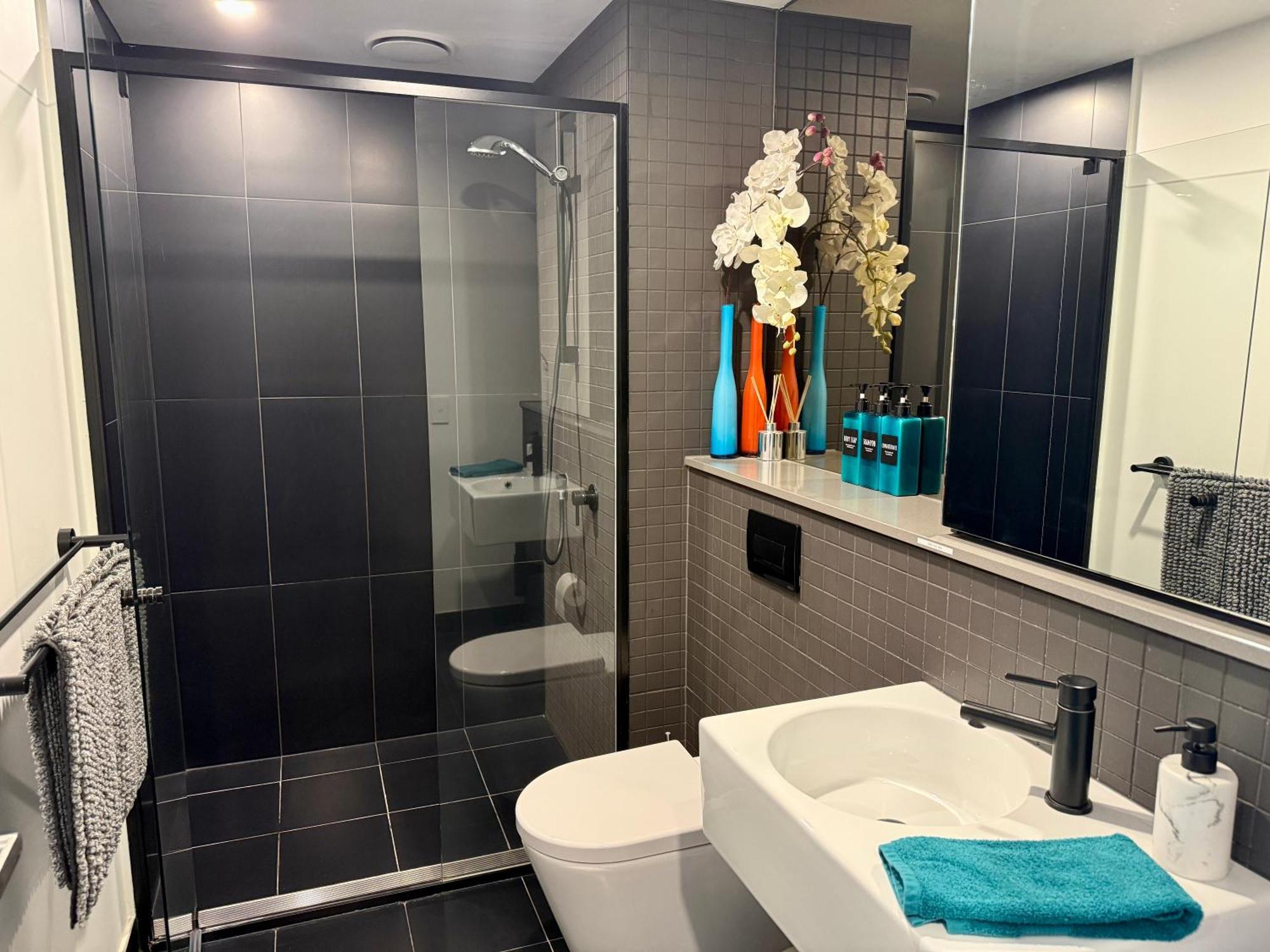 Midnight Luxe 1Br 1Bath Apartment 104 In The Heart Of Braddon Pool Sauna Secure Parking Wine Wifi Camberra Exterior foto