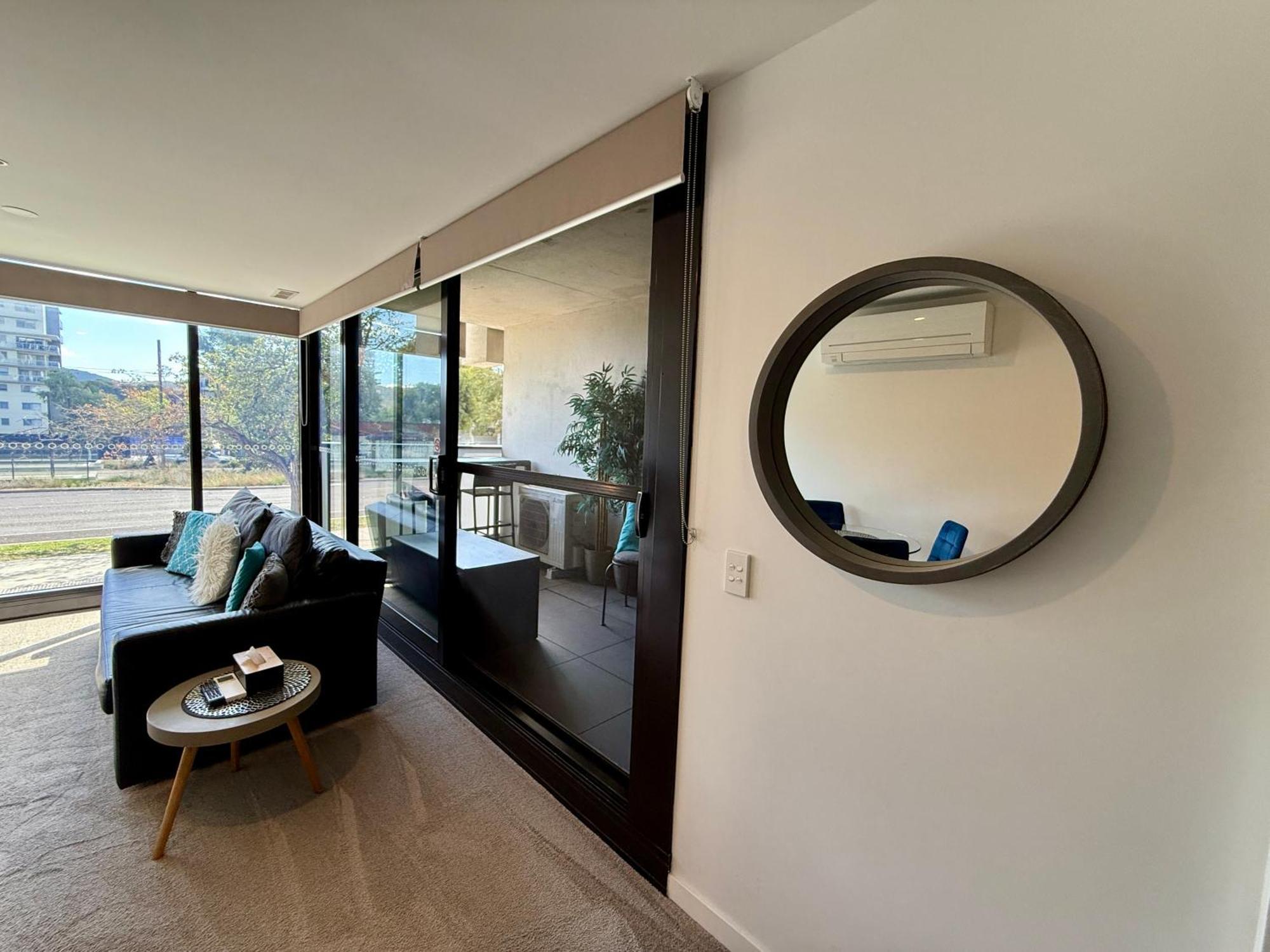 Midnight Luxe 1Br 1Bath Apartment 104 In The Heart Of Braddon Pool Sauna Secure Parking Wine Wifi Camberra Exterior foto